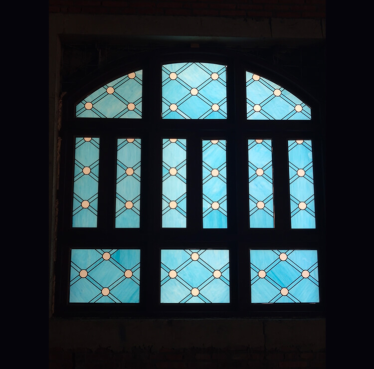 镶嵌玻璃门窗特点